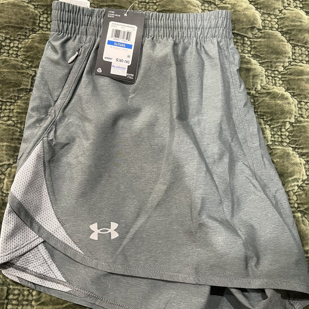 Womens NWT Under Armour Shorts XL